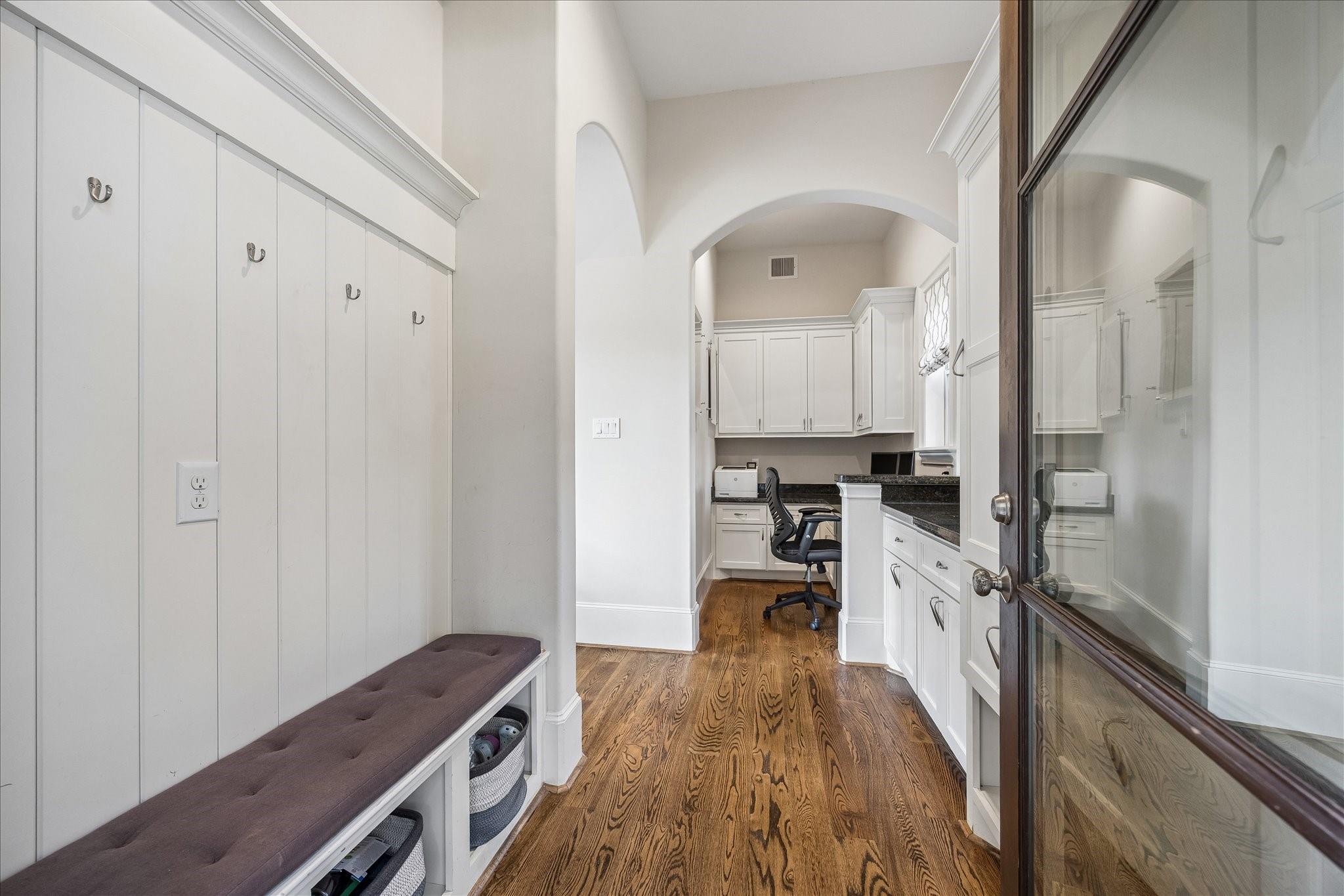 4901 Holt Street