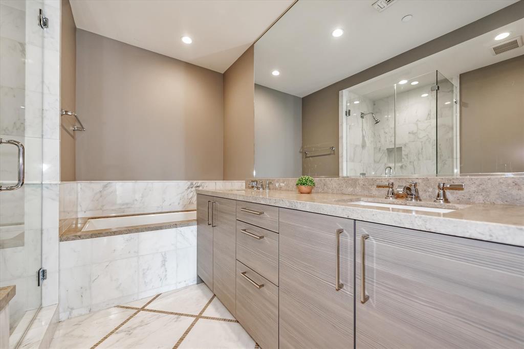 2047 Westcreek Lane # 403