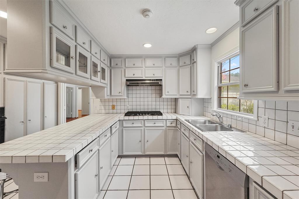 4025 Chatham Lane