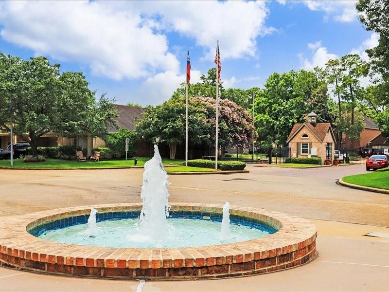 1218 Campton Court