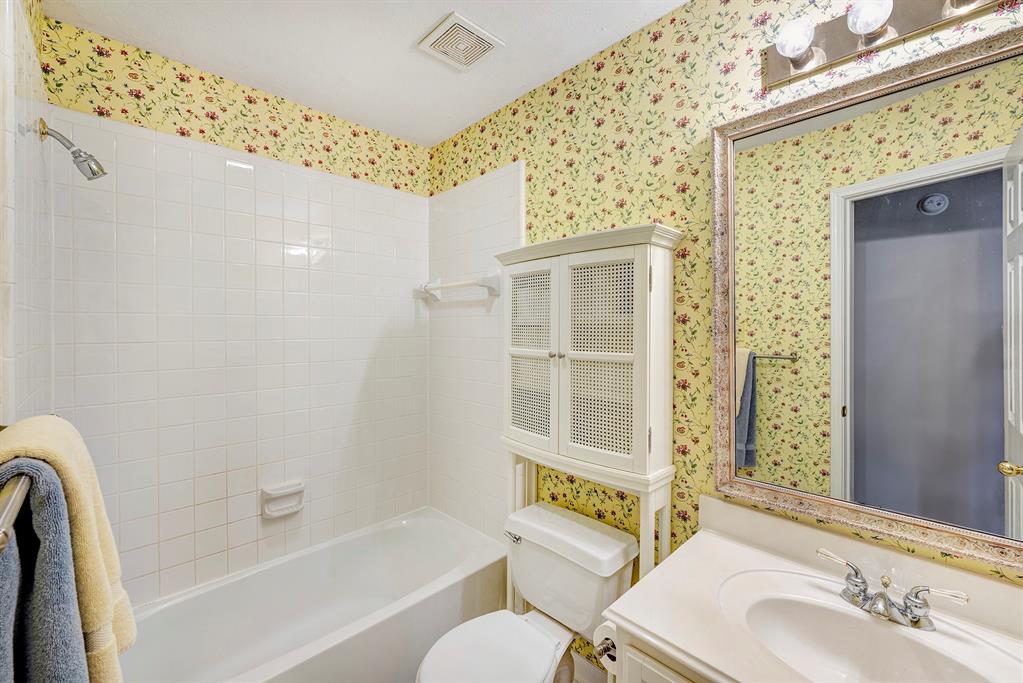 1218 Campton Court