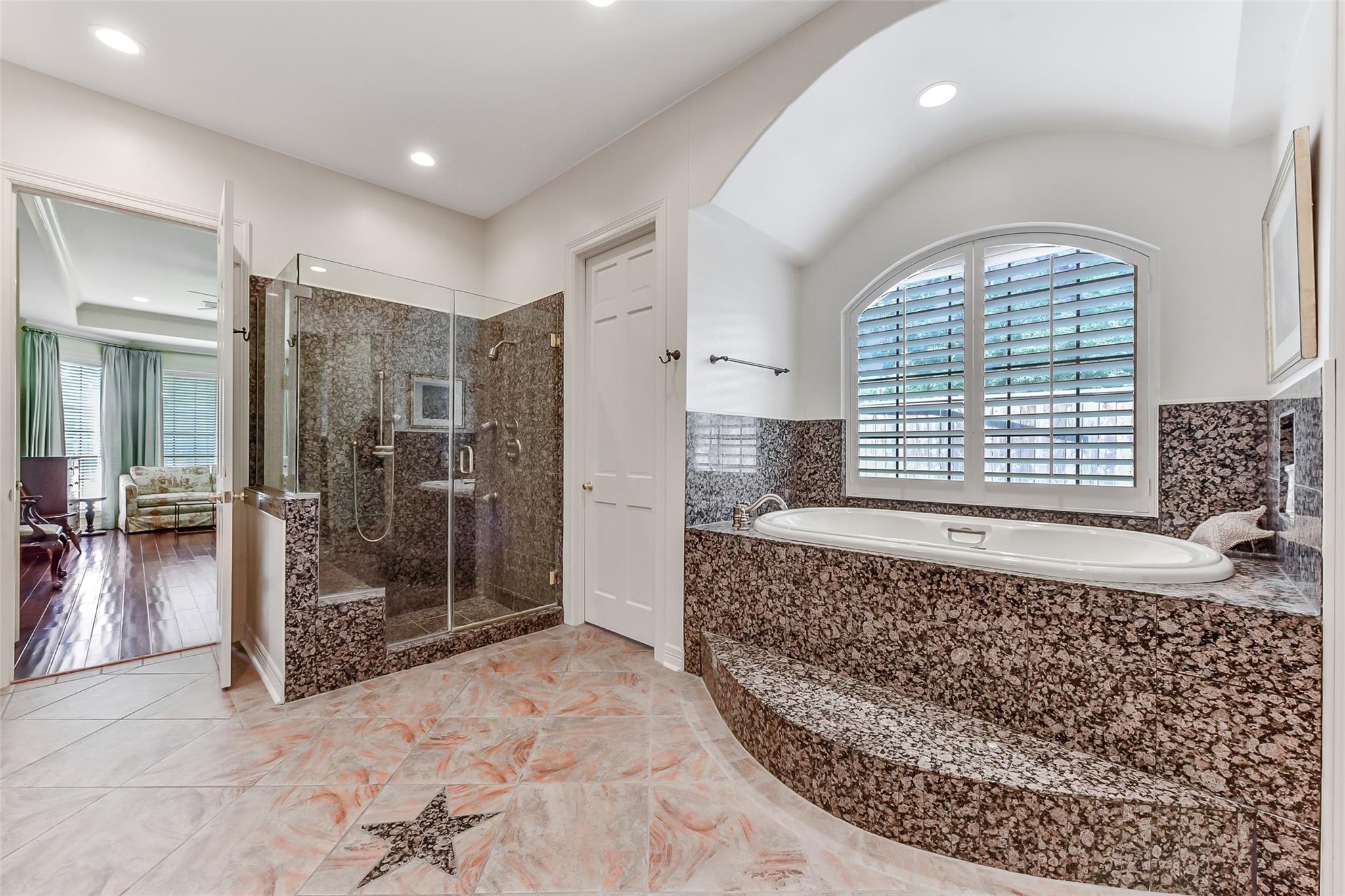 6 Woodsborough Circle