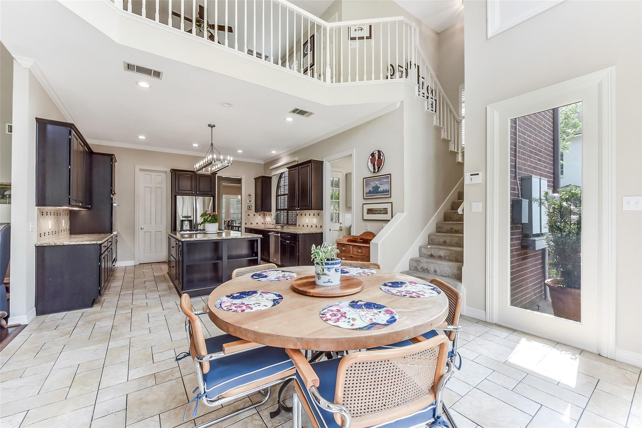 6 Woodsborough Circle