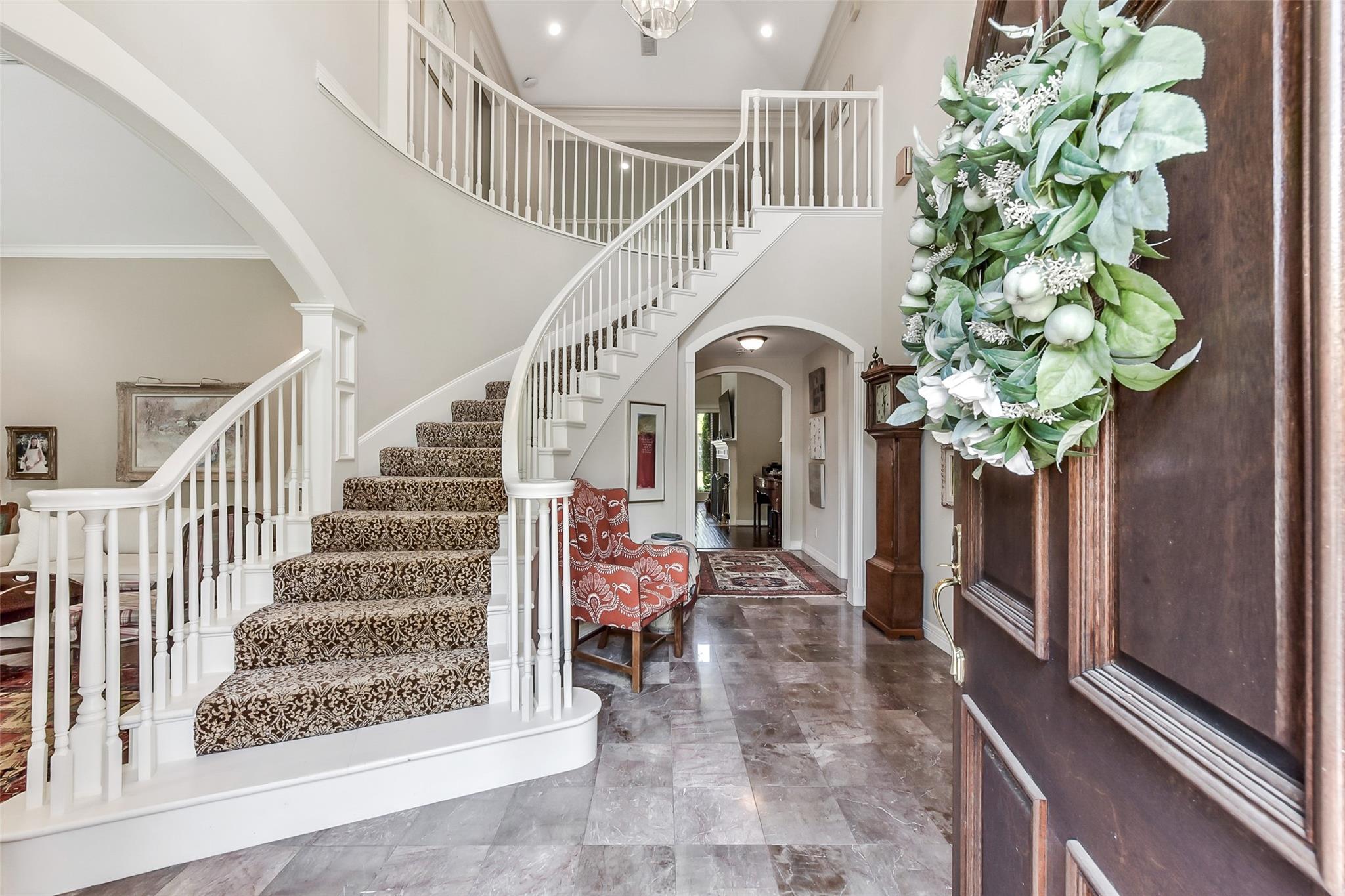 6 Woodsborough Circle