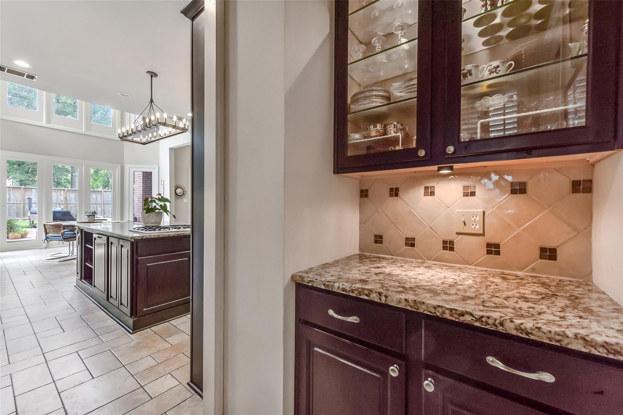 6 Woodsborough Circle