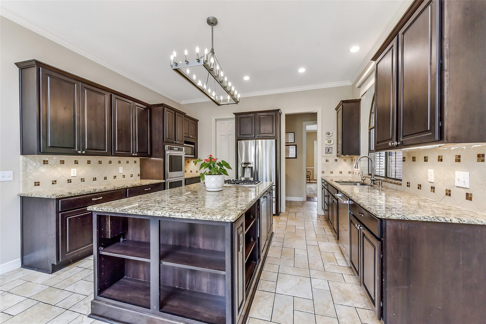 6 Woodsborough Circle