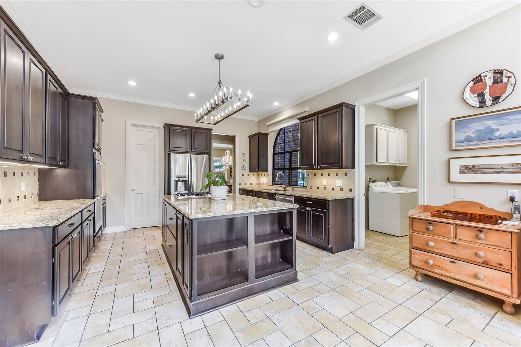 6 Woodsborough Circle