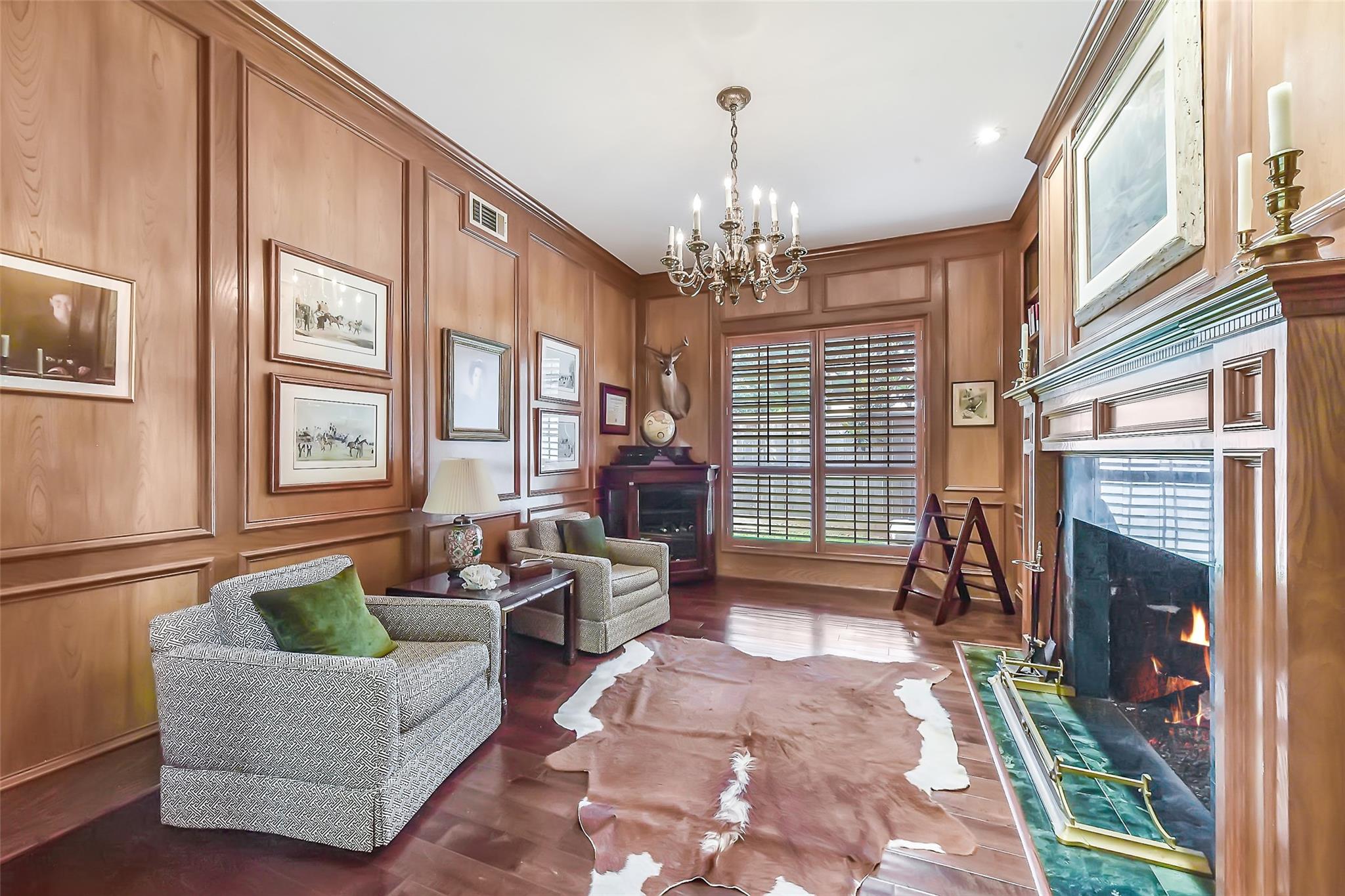 6 Woodsborough Circle