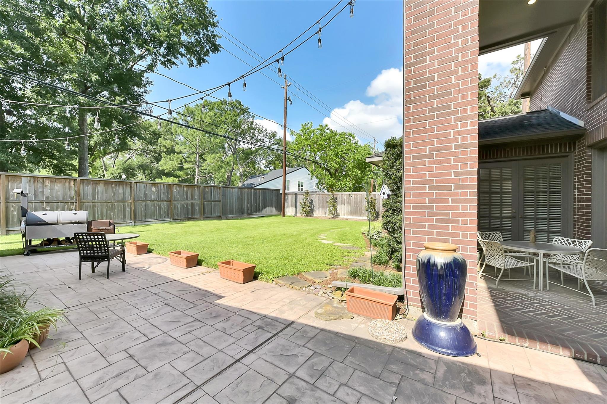 6 Woodsborough Circle