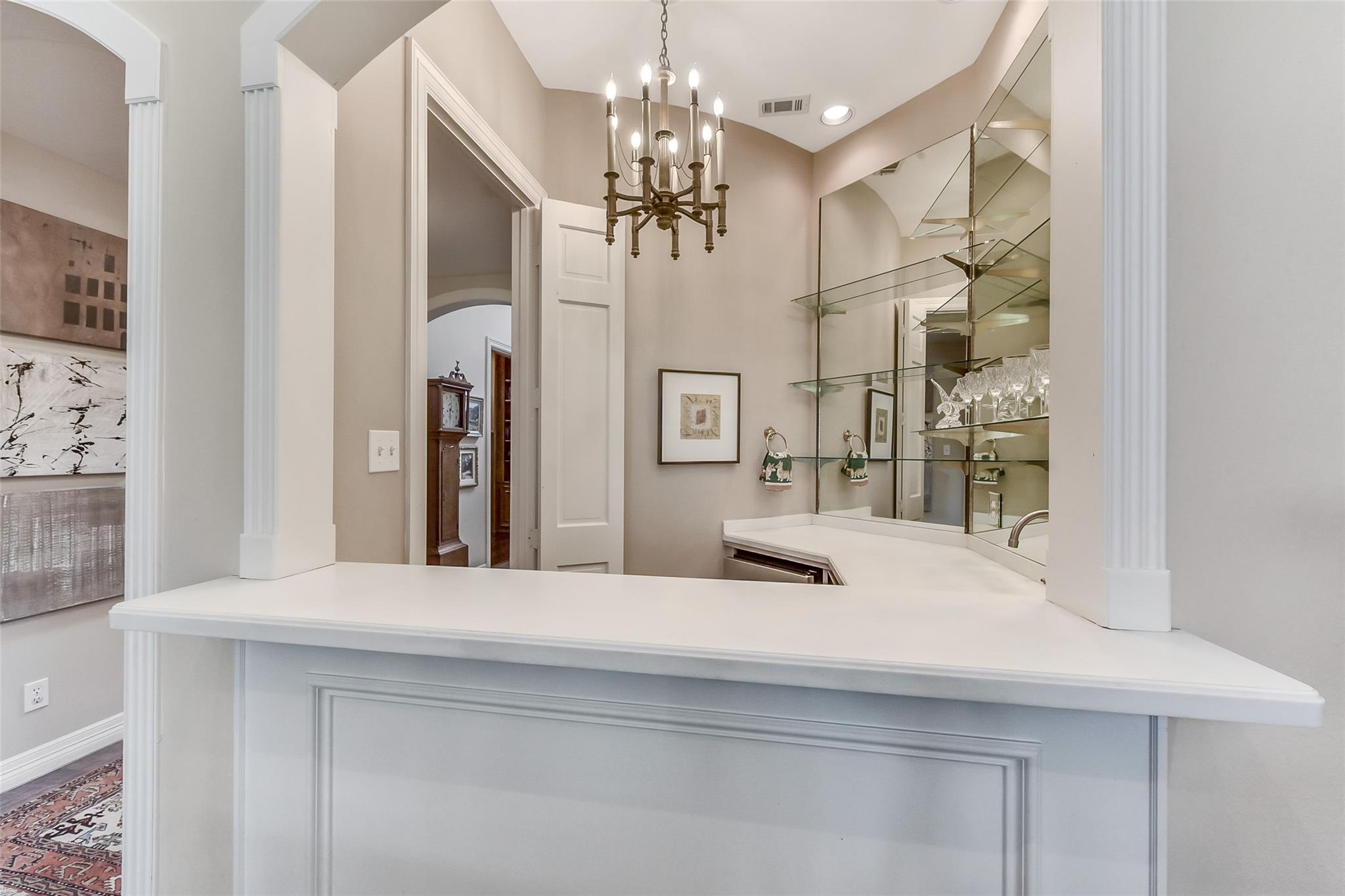 6 Woodsborough Circle