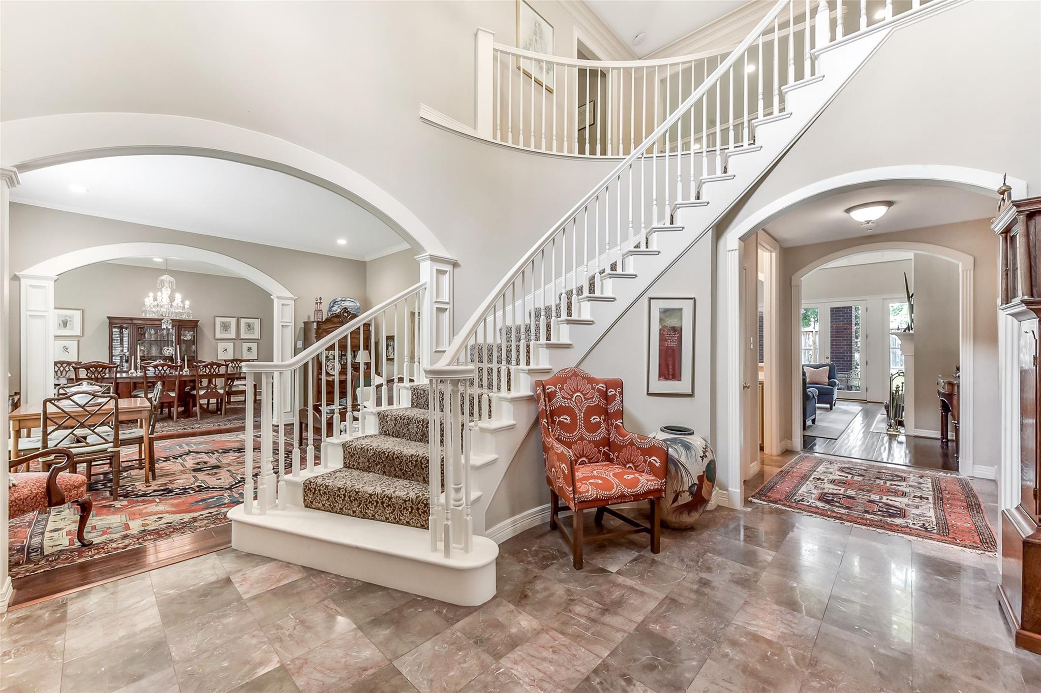 6 Woodsborough Circle