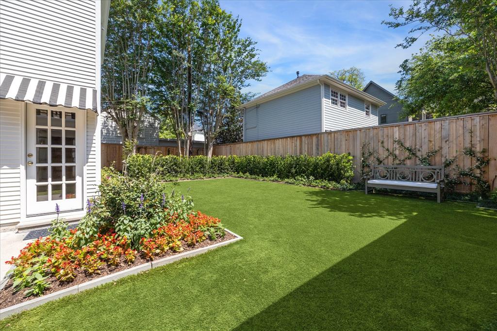 3032 Locke Lane