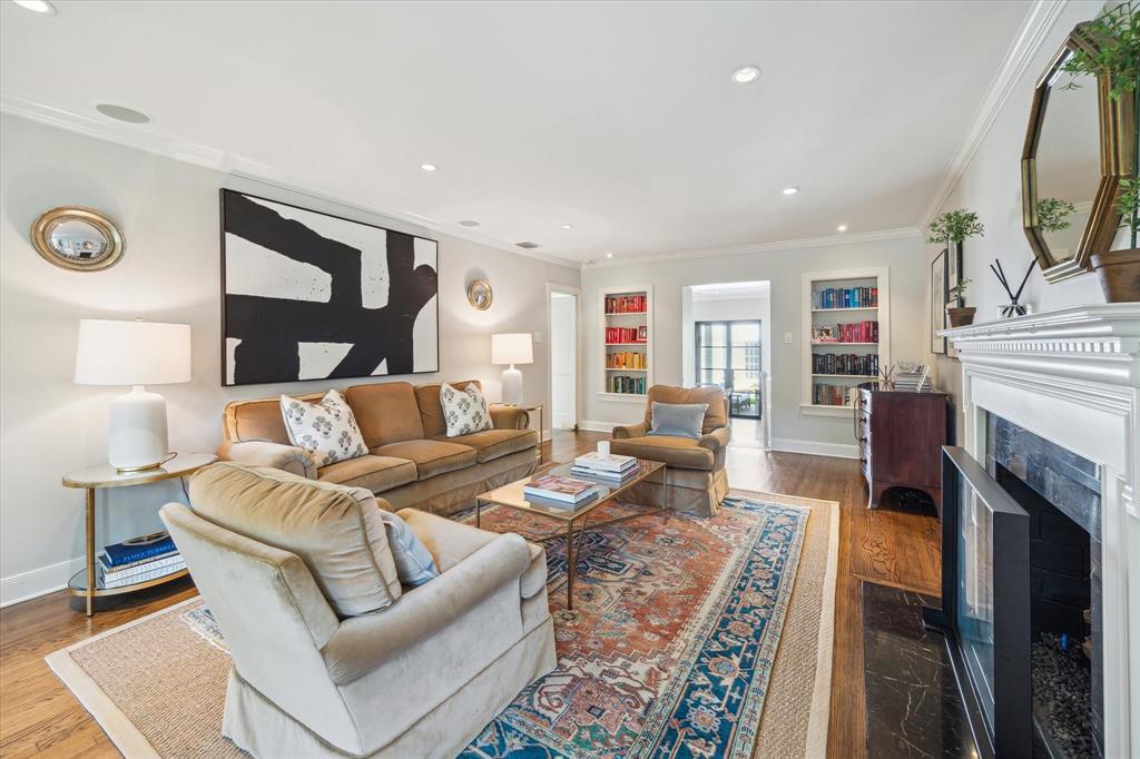 3032 Locke Lane