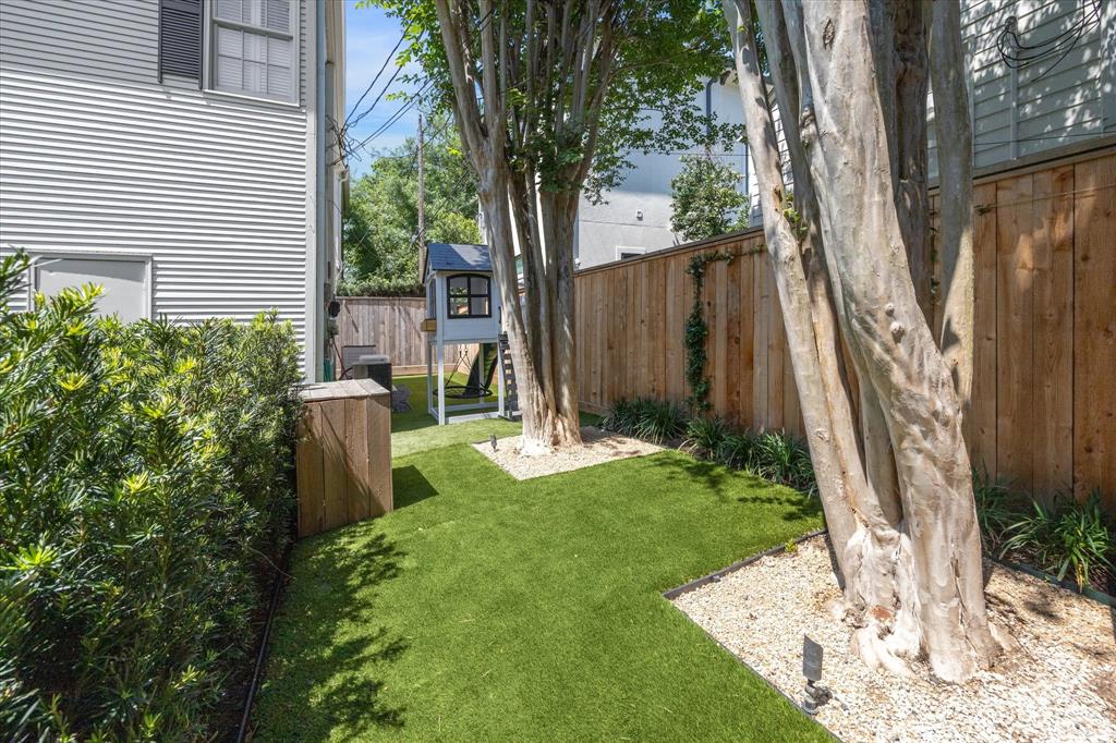 3032 Locke Lane