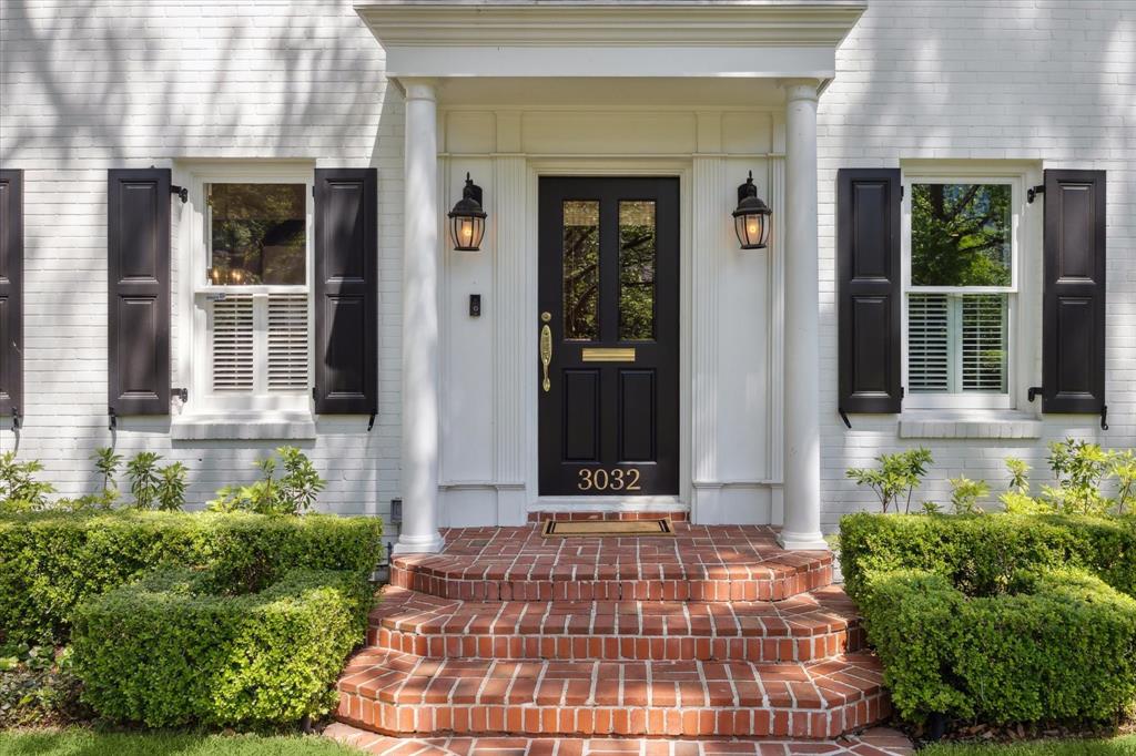 3032 Locke Lane