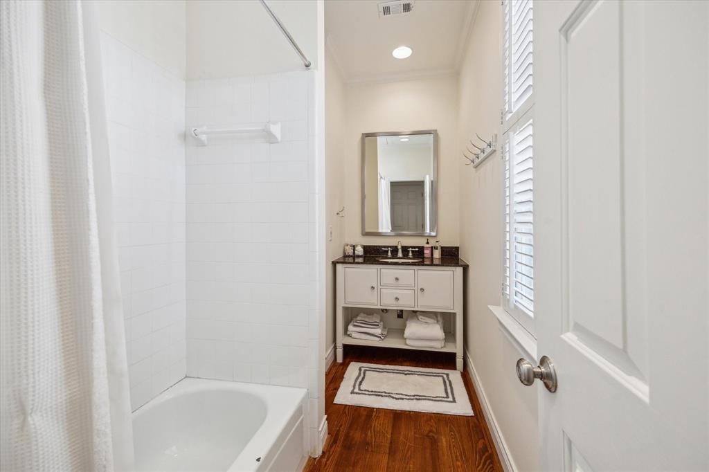 3032 Locke Lane