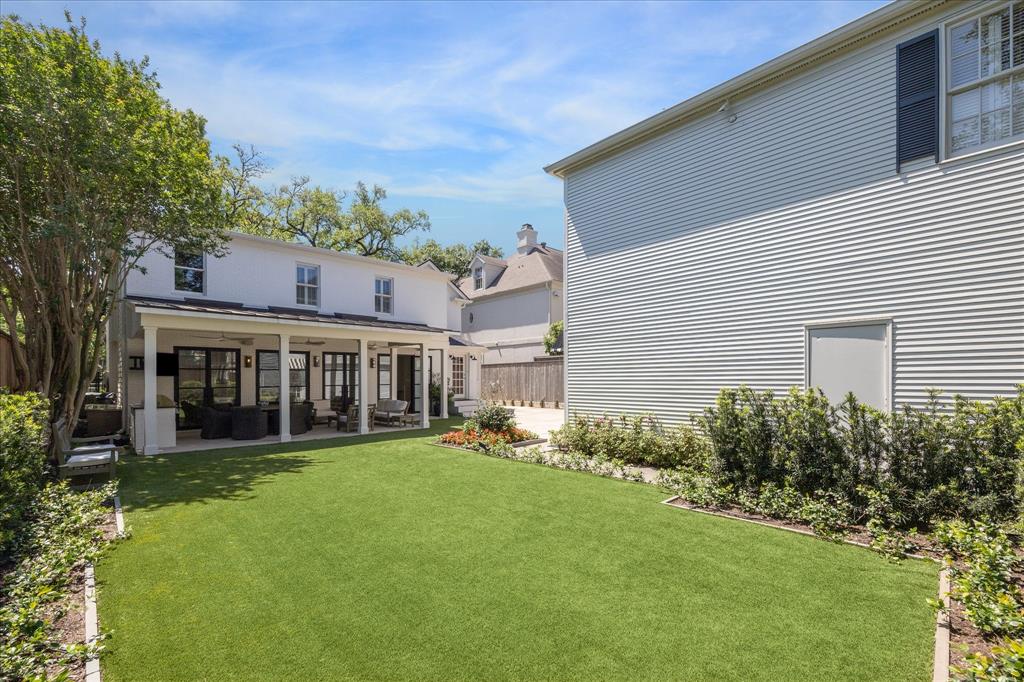 3032 Locke Lane
