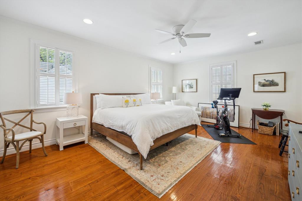 3032 Locke Lane
