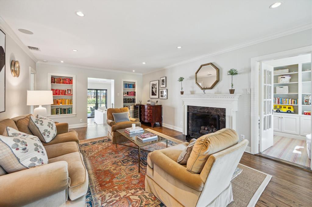 3032 Locke Lane