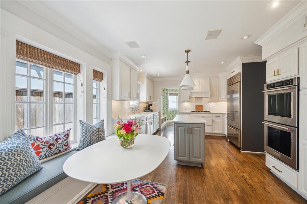 3032 Locke Lane