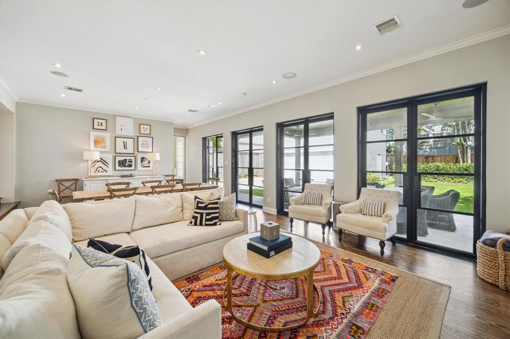 3032 Locke Lane