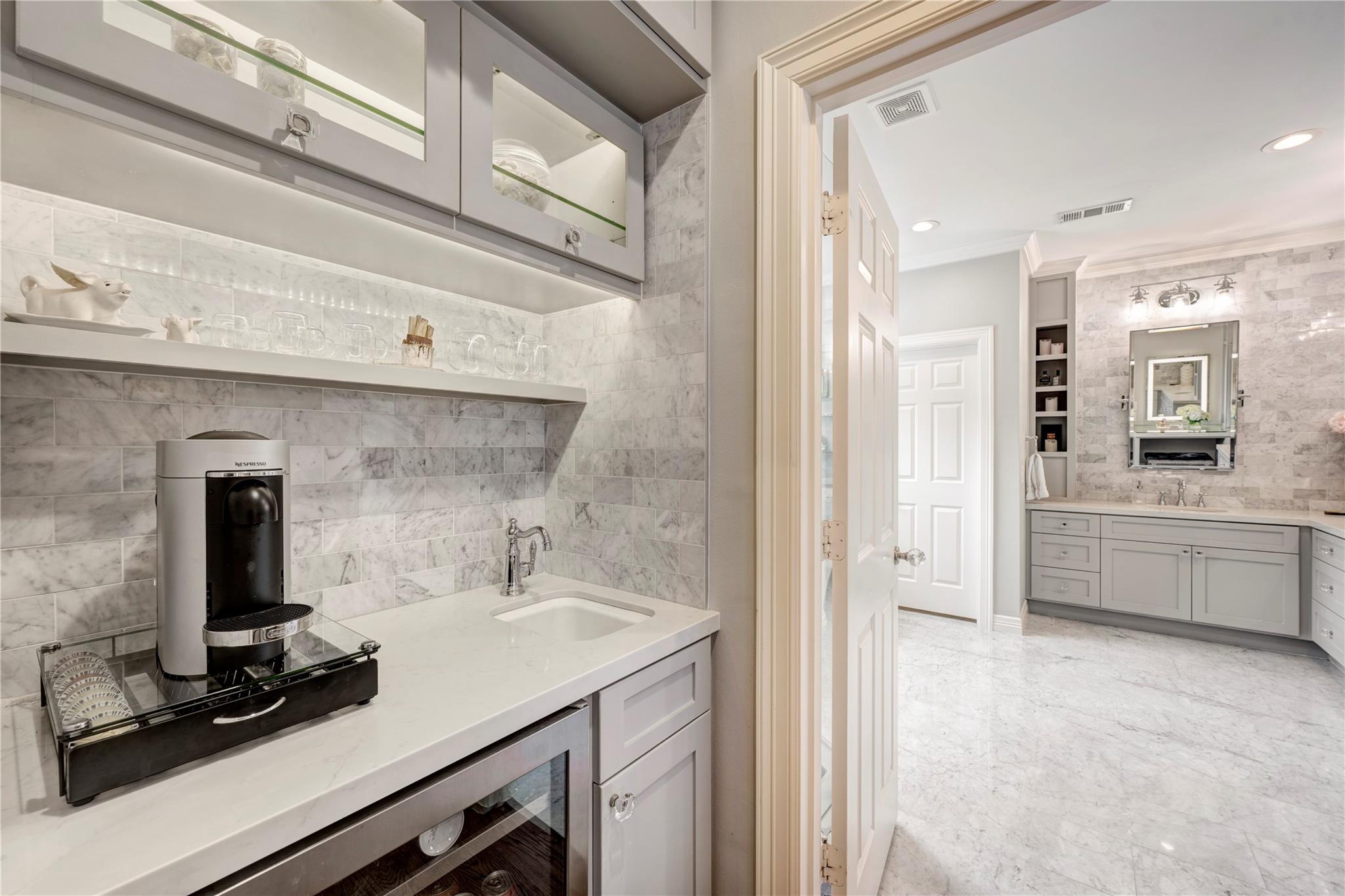 4906 Wedgewood Drive