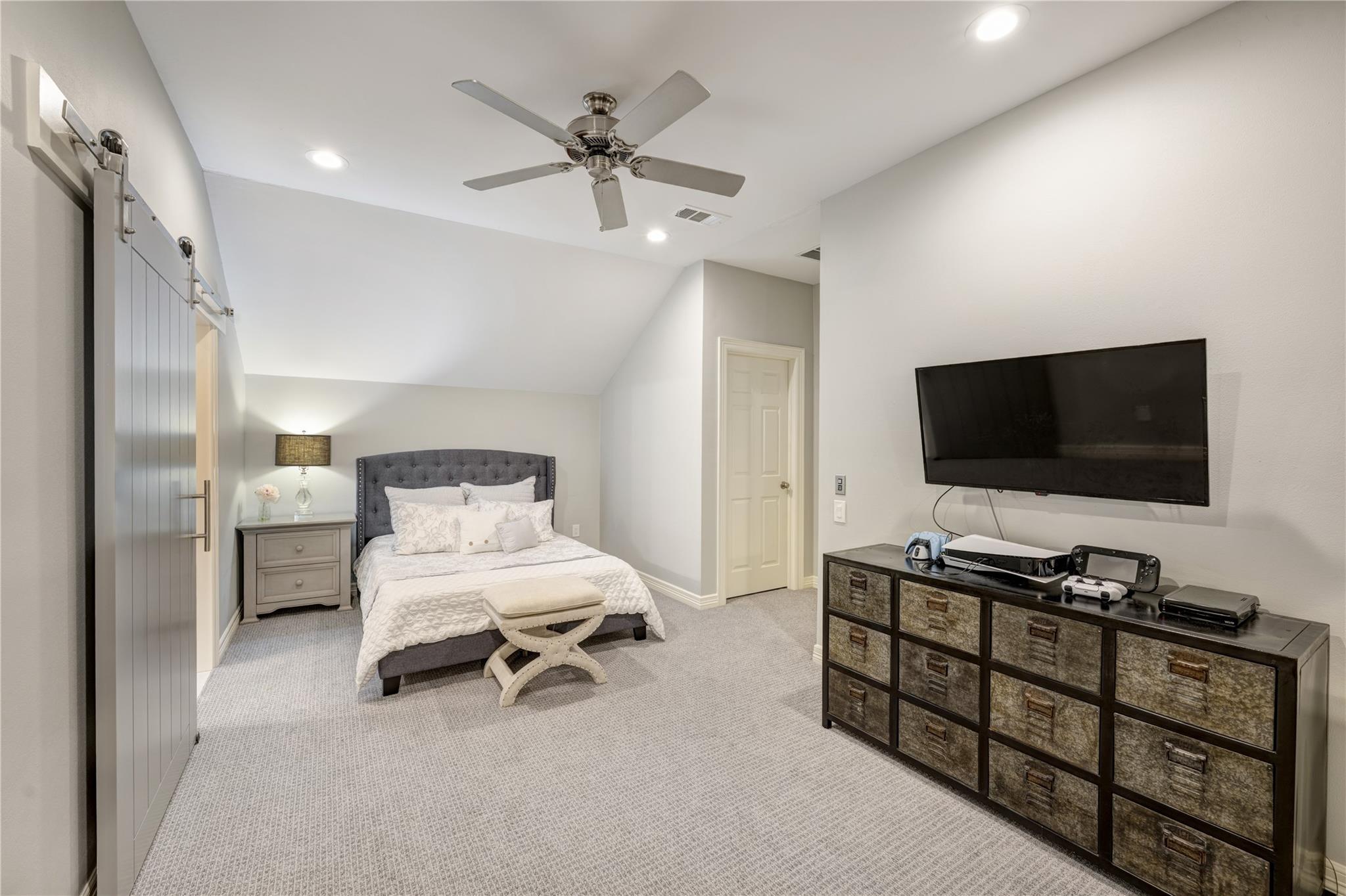 4906 Wedgewood Drive