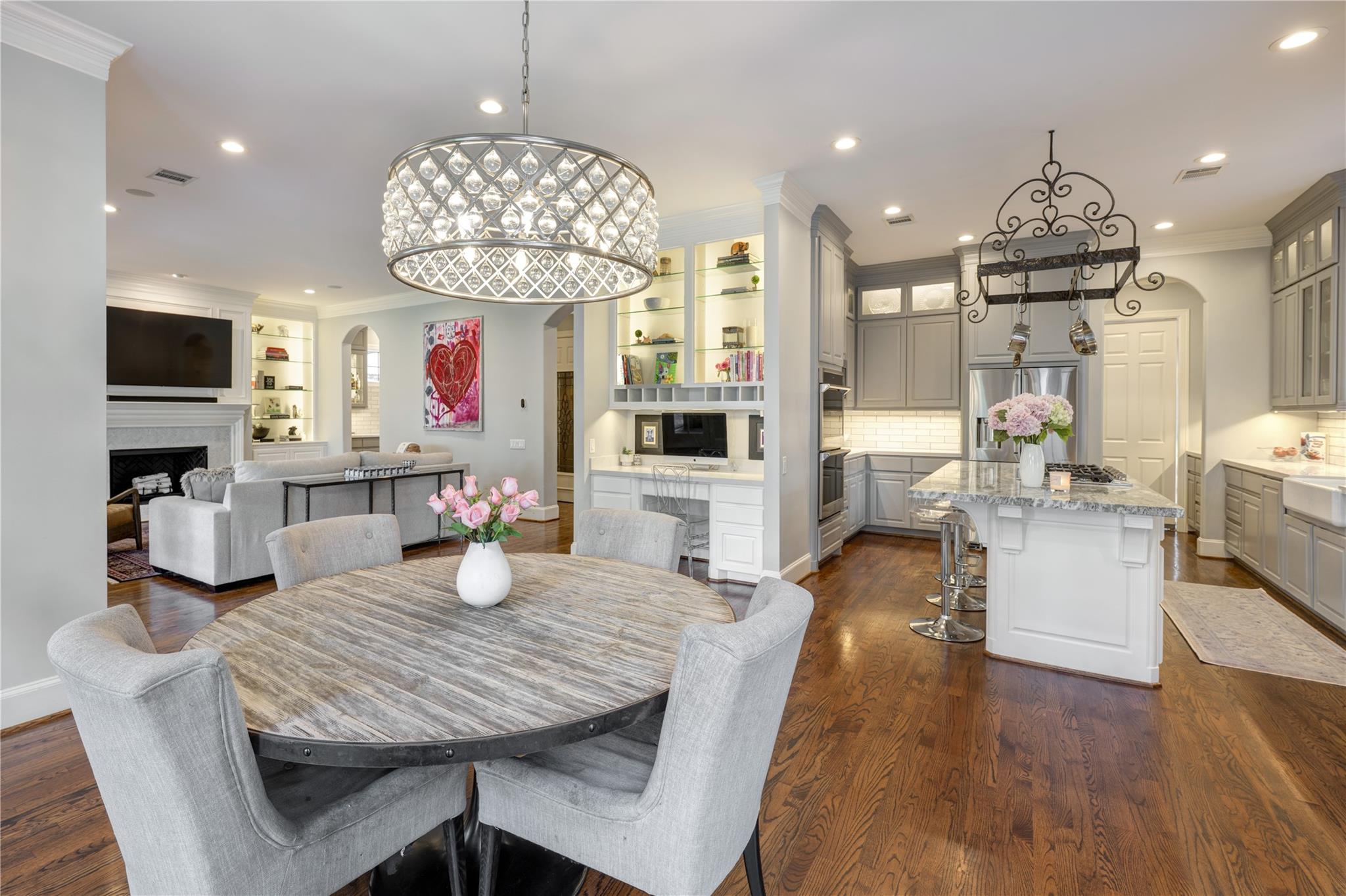 4906 Wedgewood Drive