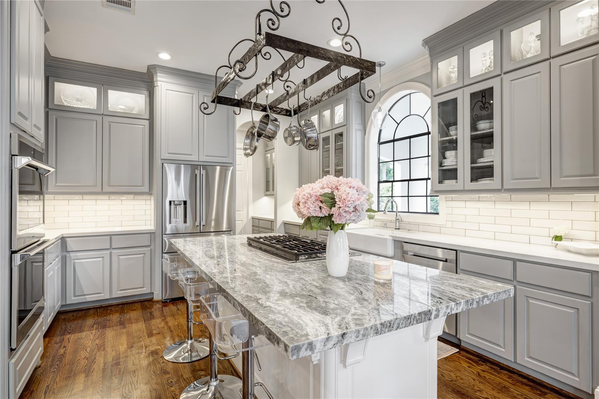 4906 Wedgewood Drive