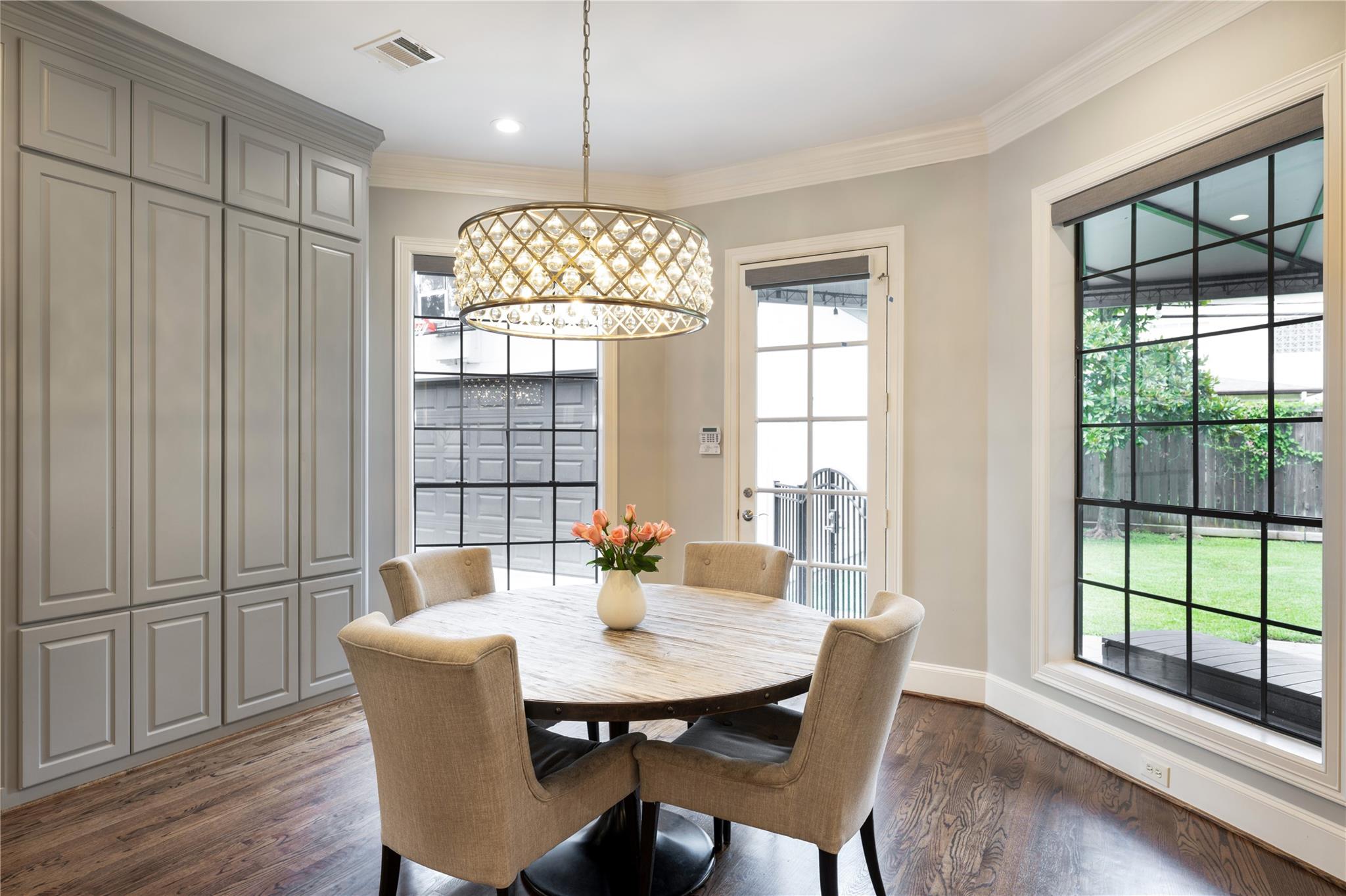 4906 Wedgewood Drive