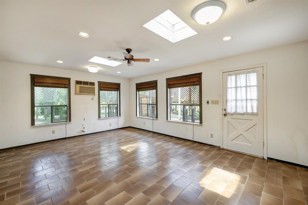 9603 Emnora Lane