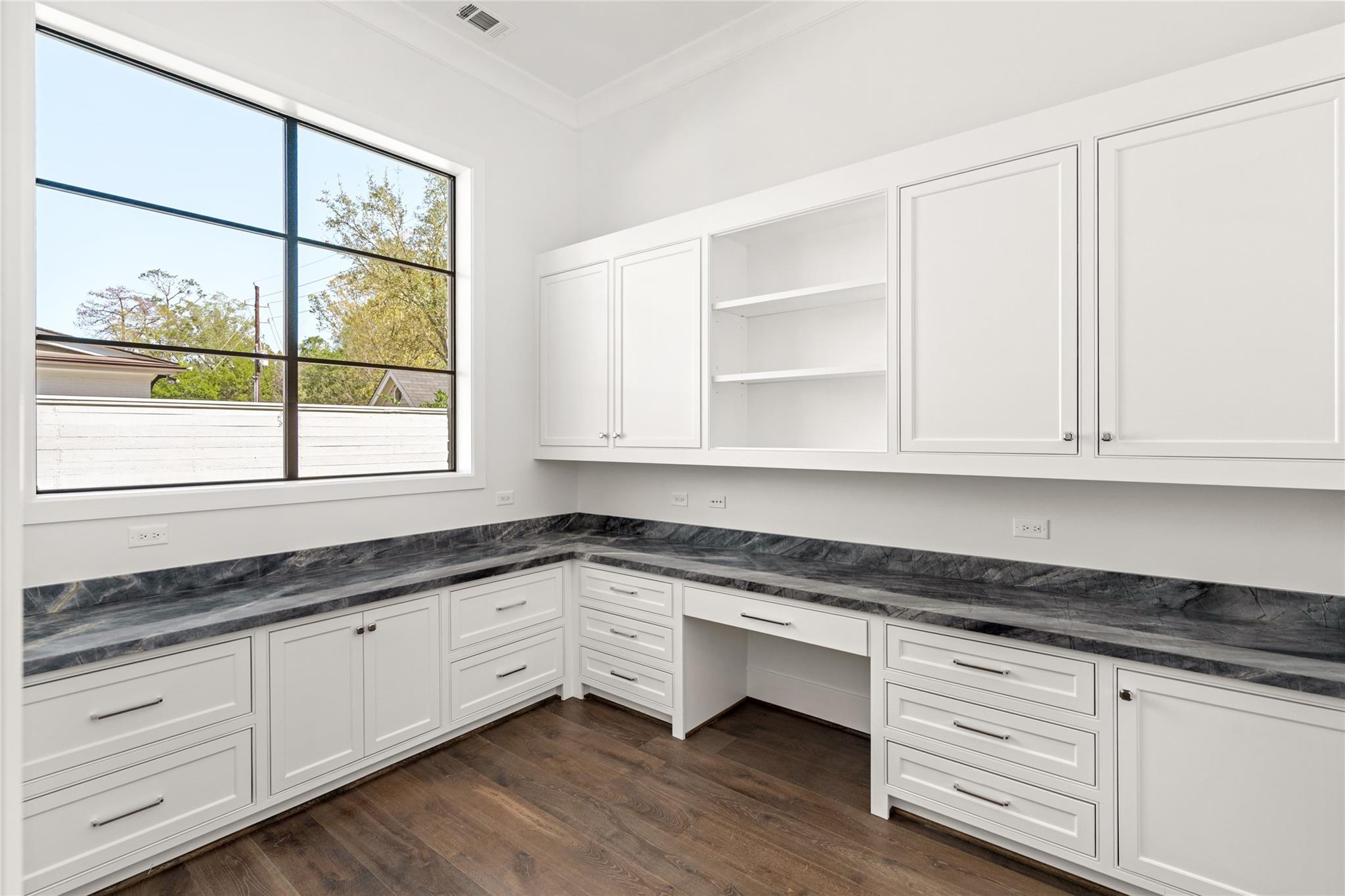 5517 Sturbridge Drive