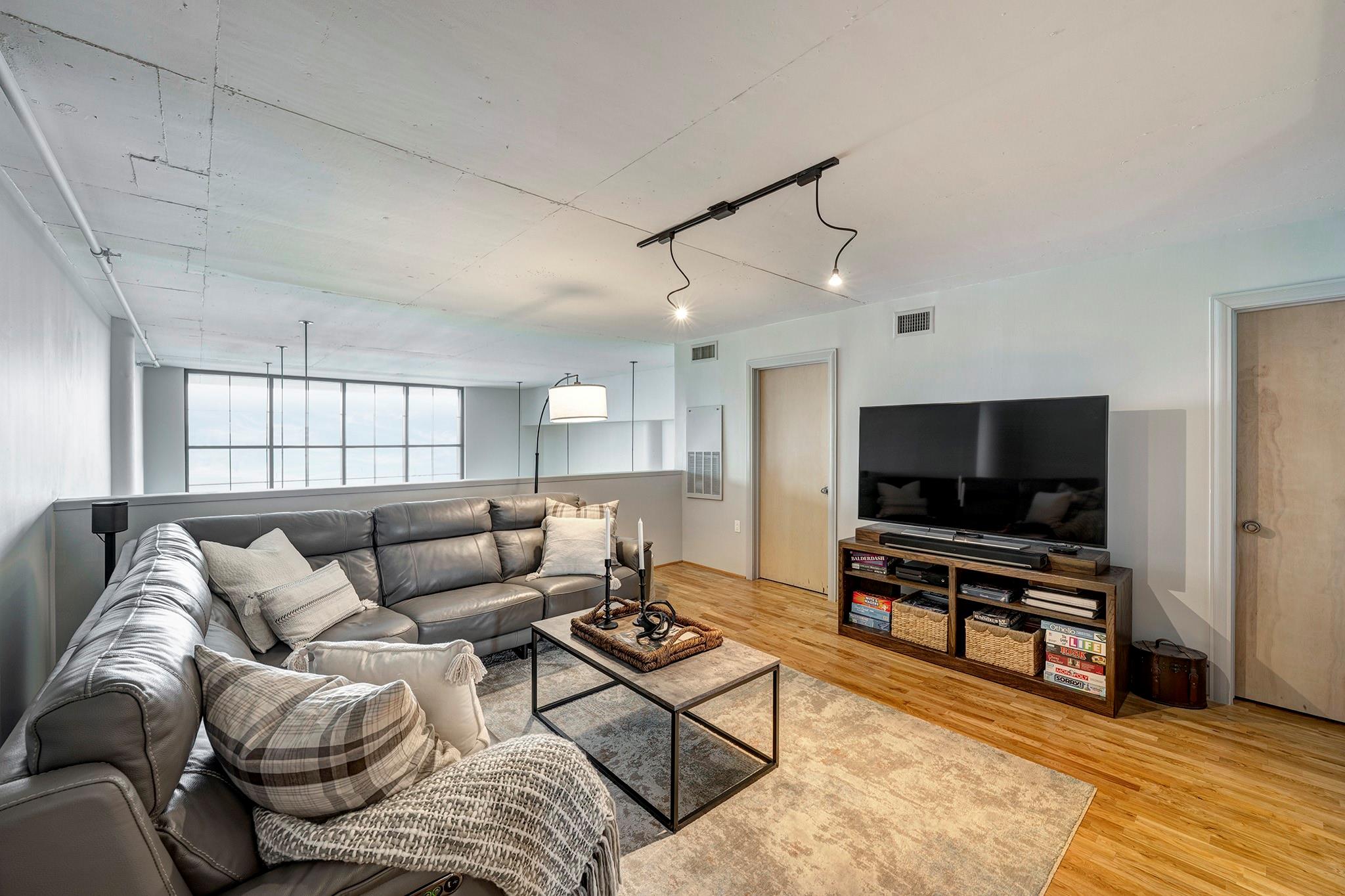 1025 S Shepherd Drive # 305
