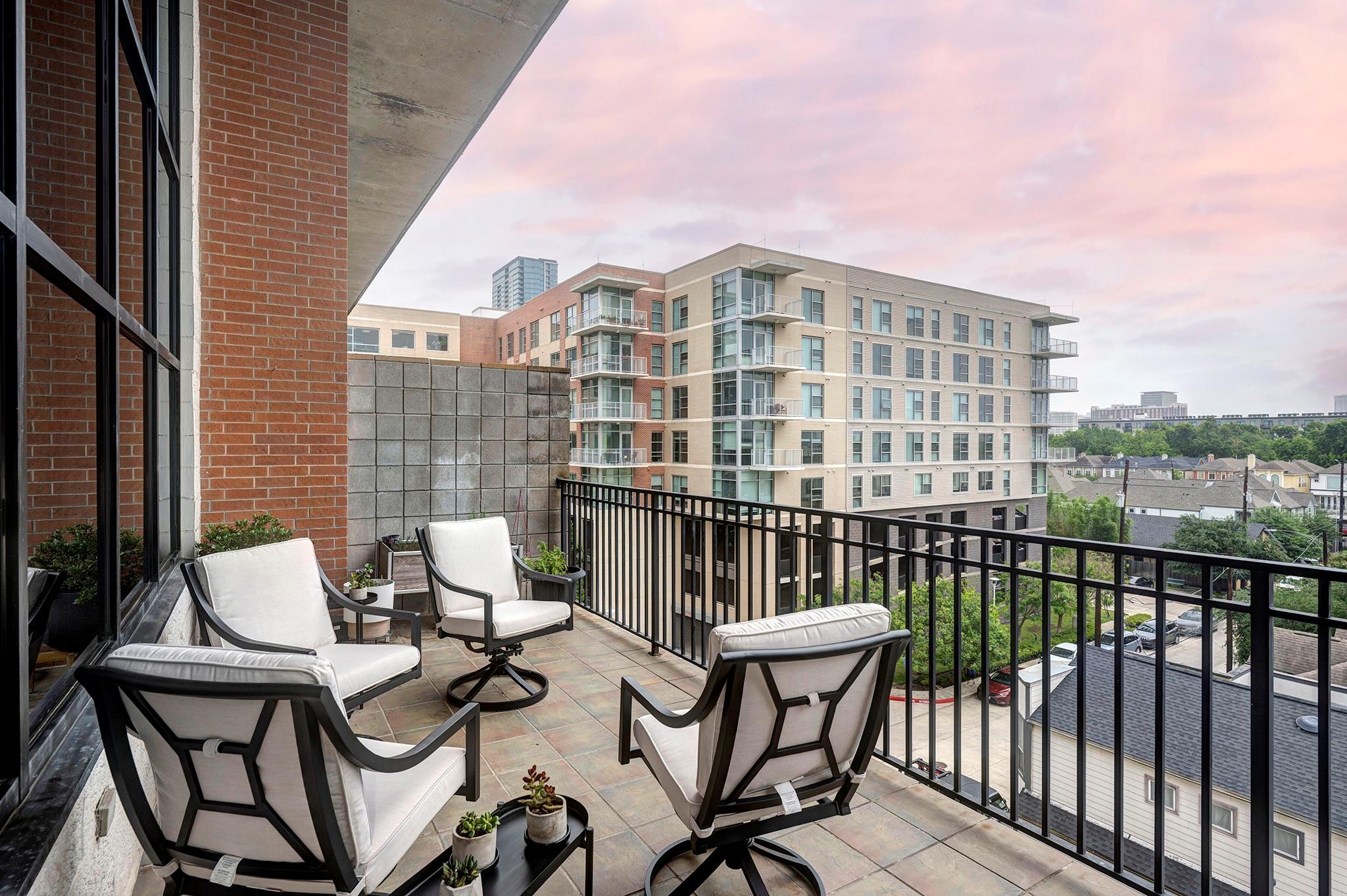 1025 S Shepherd Drive # 305