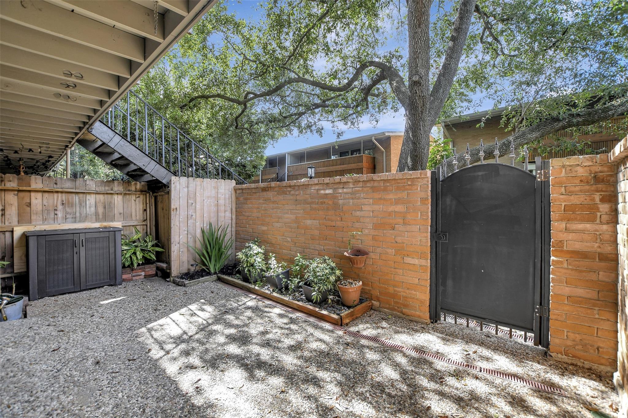 3942 W Alabama Street # 7