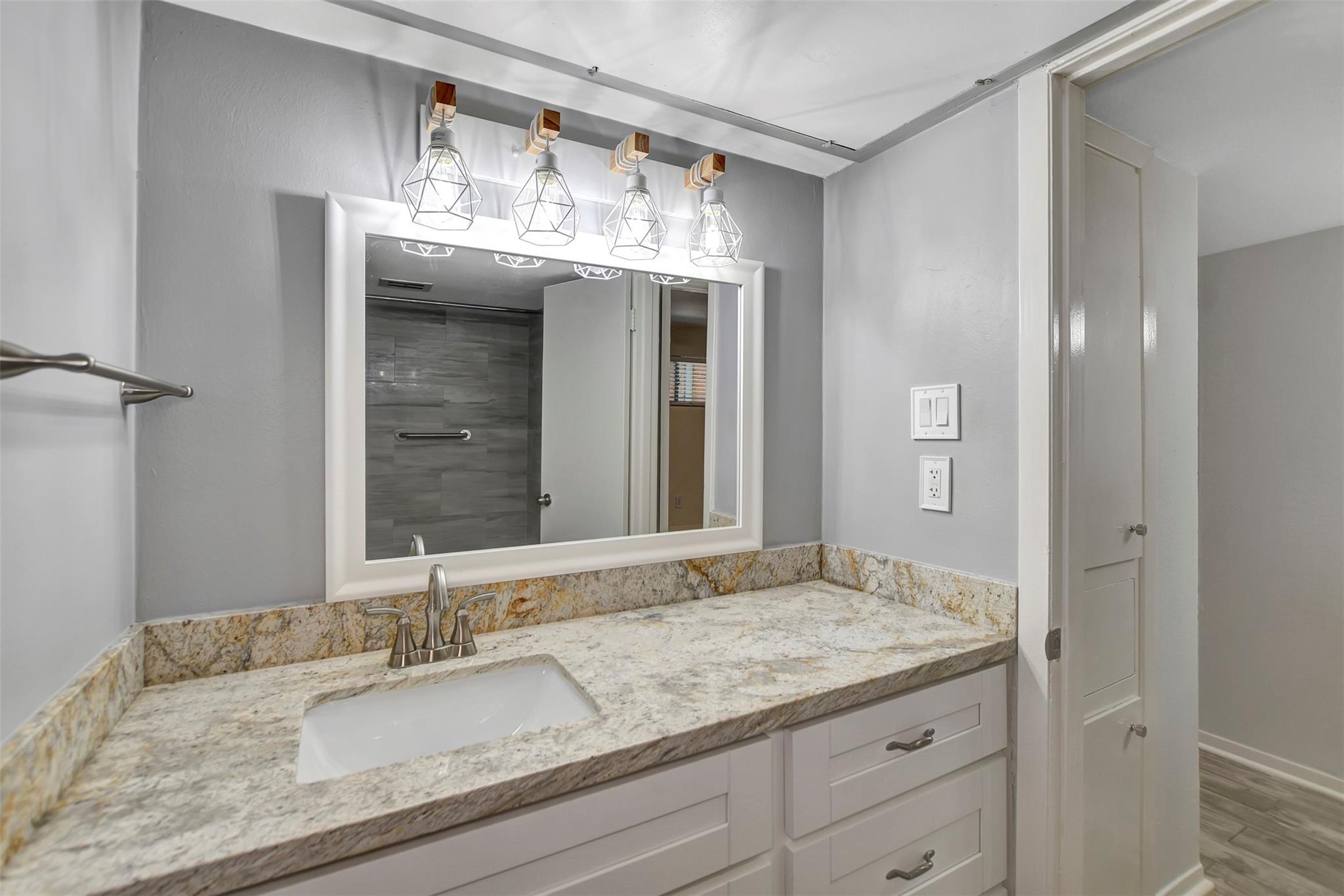 3942 W Alabama Street # 7