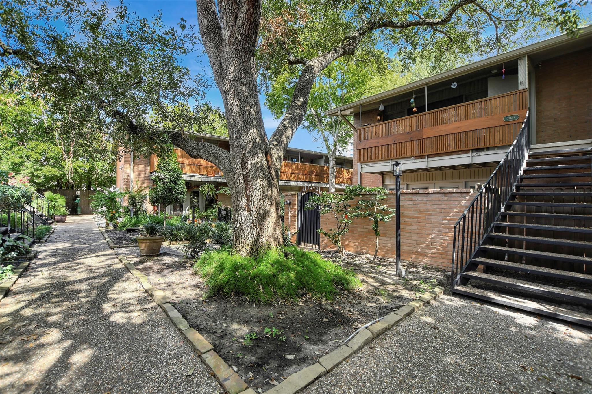 3942 W Alabama Street # 7