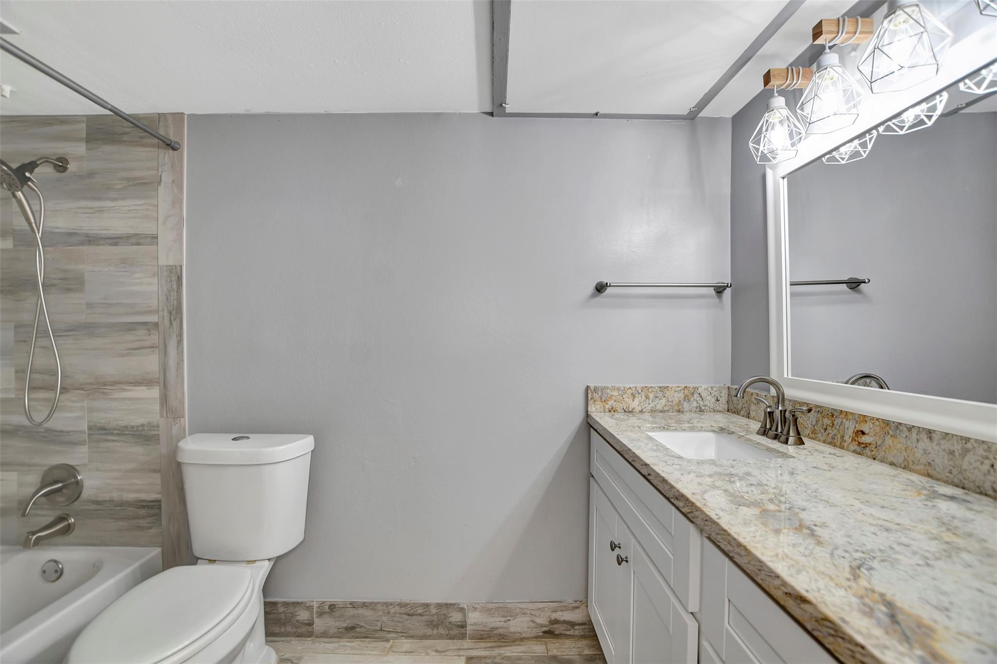 3942 W Alabama Street # 7