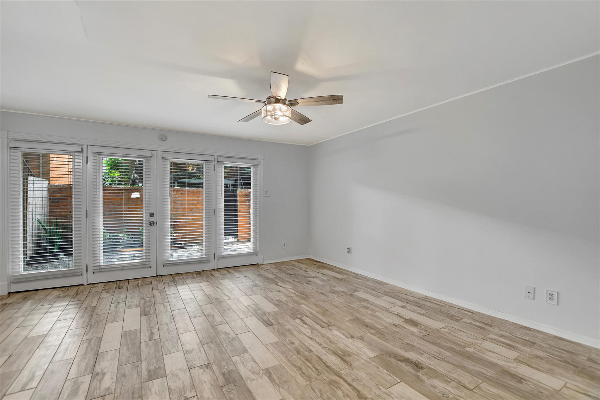 3942 W Alabama Street # 7