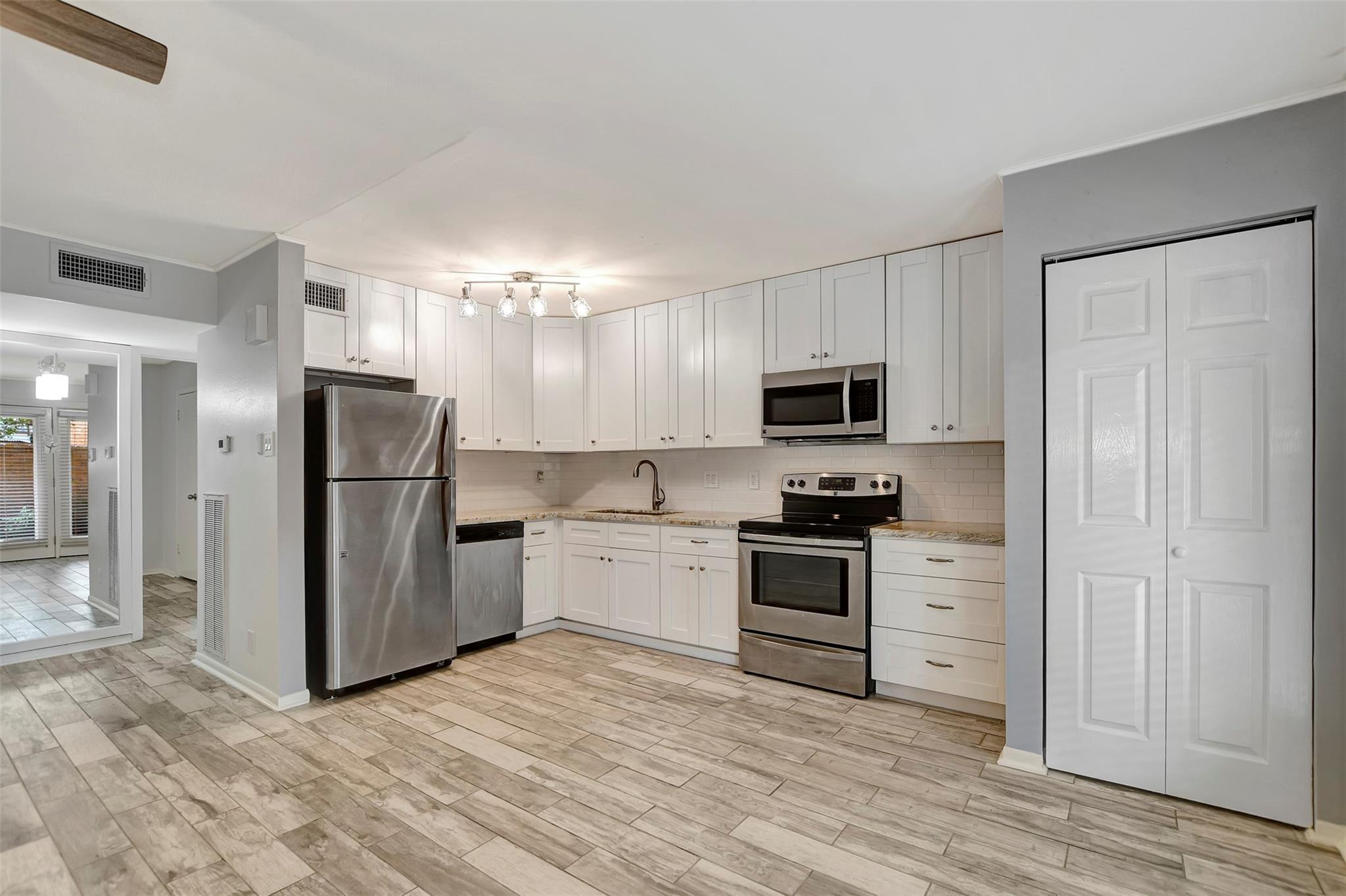 3942 W Alabama Street # 7