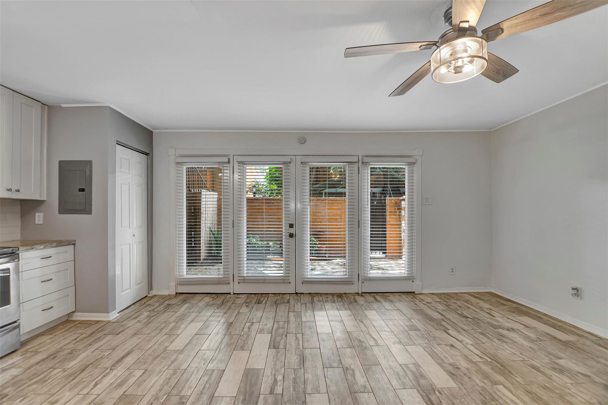 3942 W Alabama Street # 7