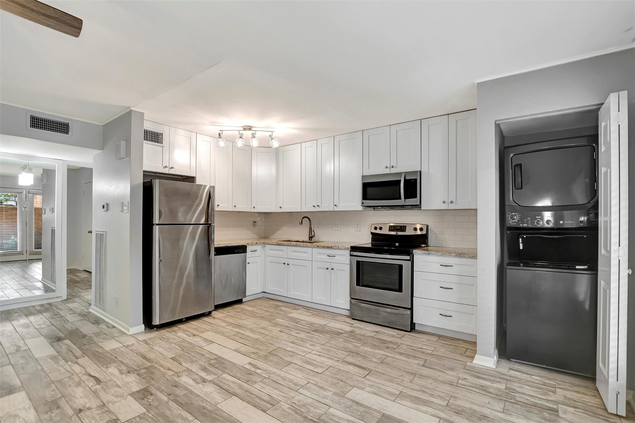 3942 W Alabama Street # 7
