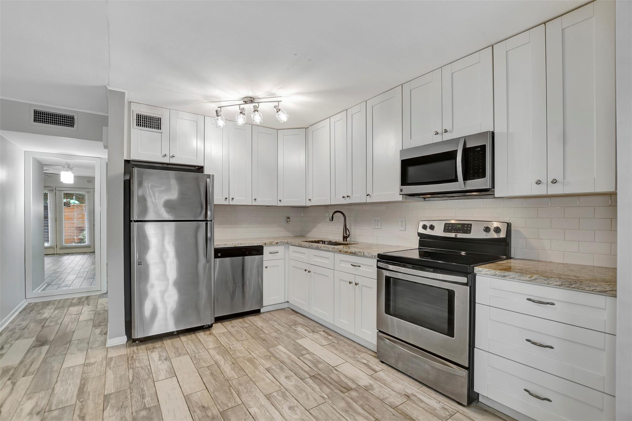 3942 W Alabama Street # 7