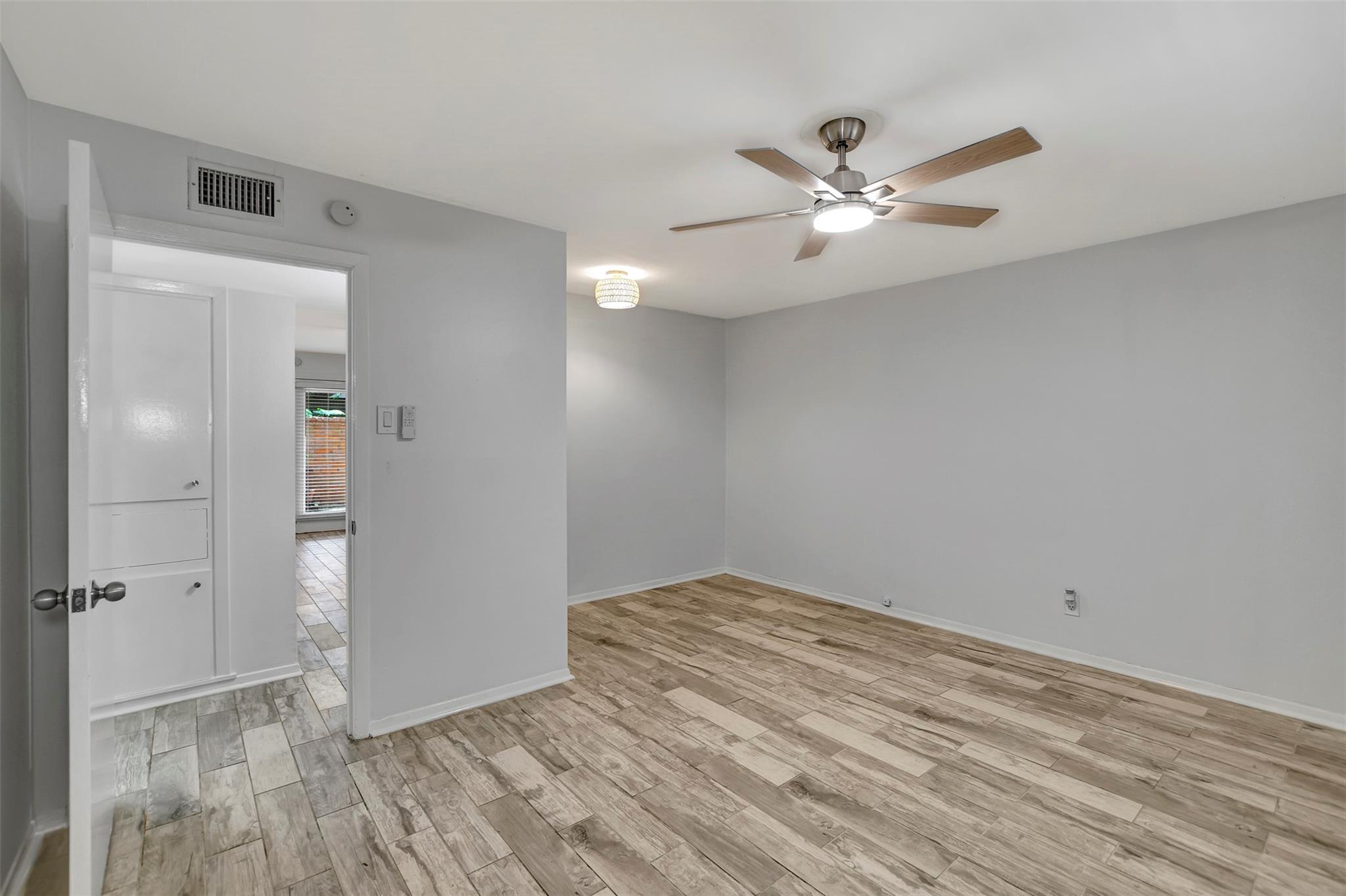 3942 W Alabama Street # 7