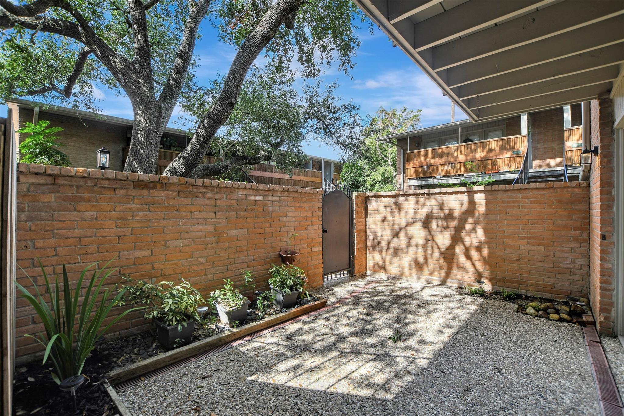 3942 W Alabama Street # 7