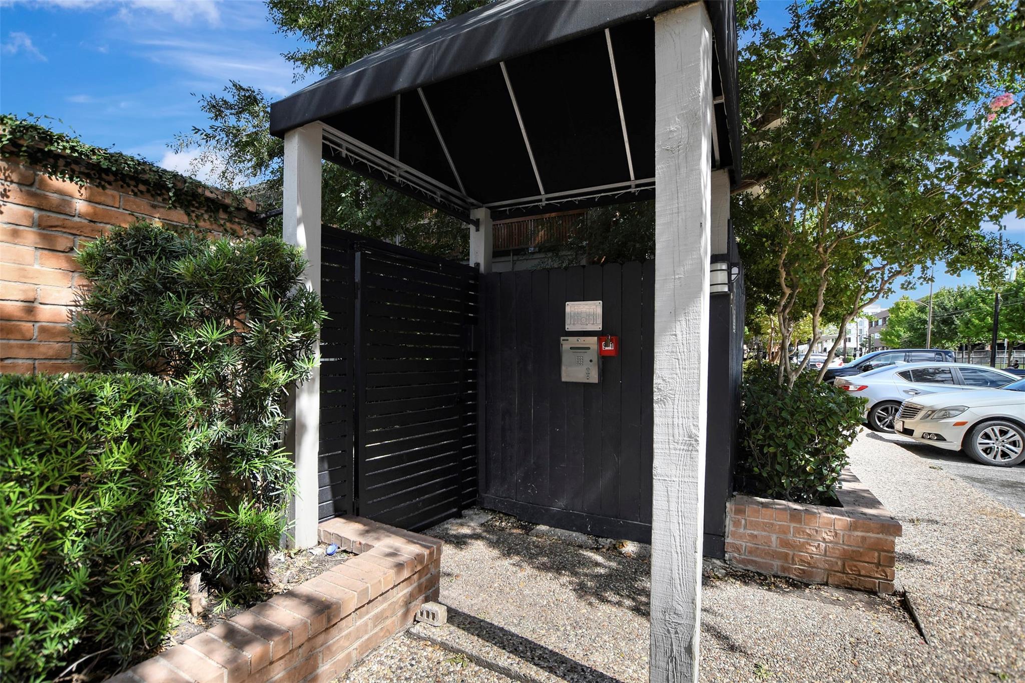 3942 W Alabama Street # 7