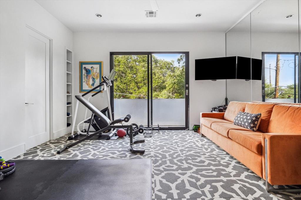 2002 Dunstan Road