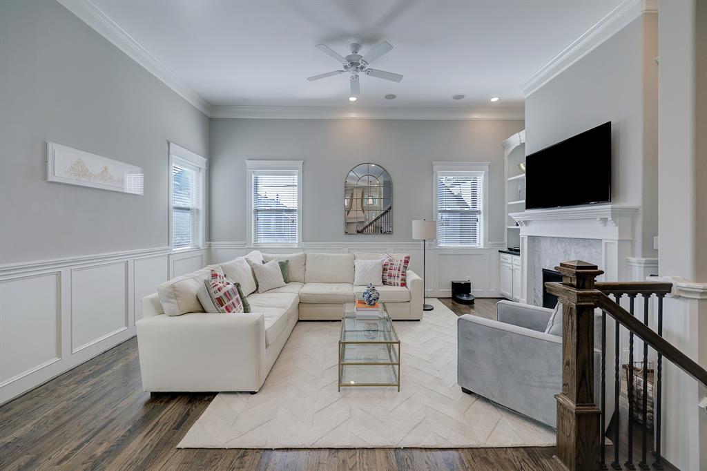 1437 W 25th Street