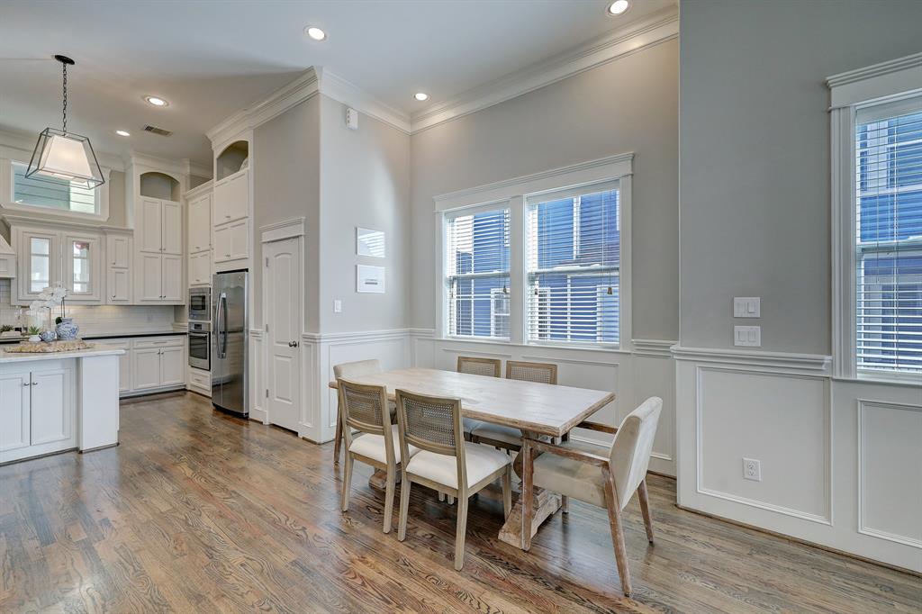 1437 W 25th Street