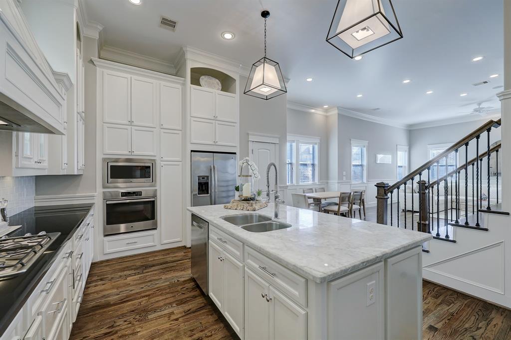 1437 W 25th Street